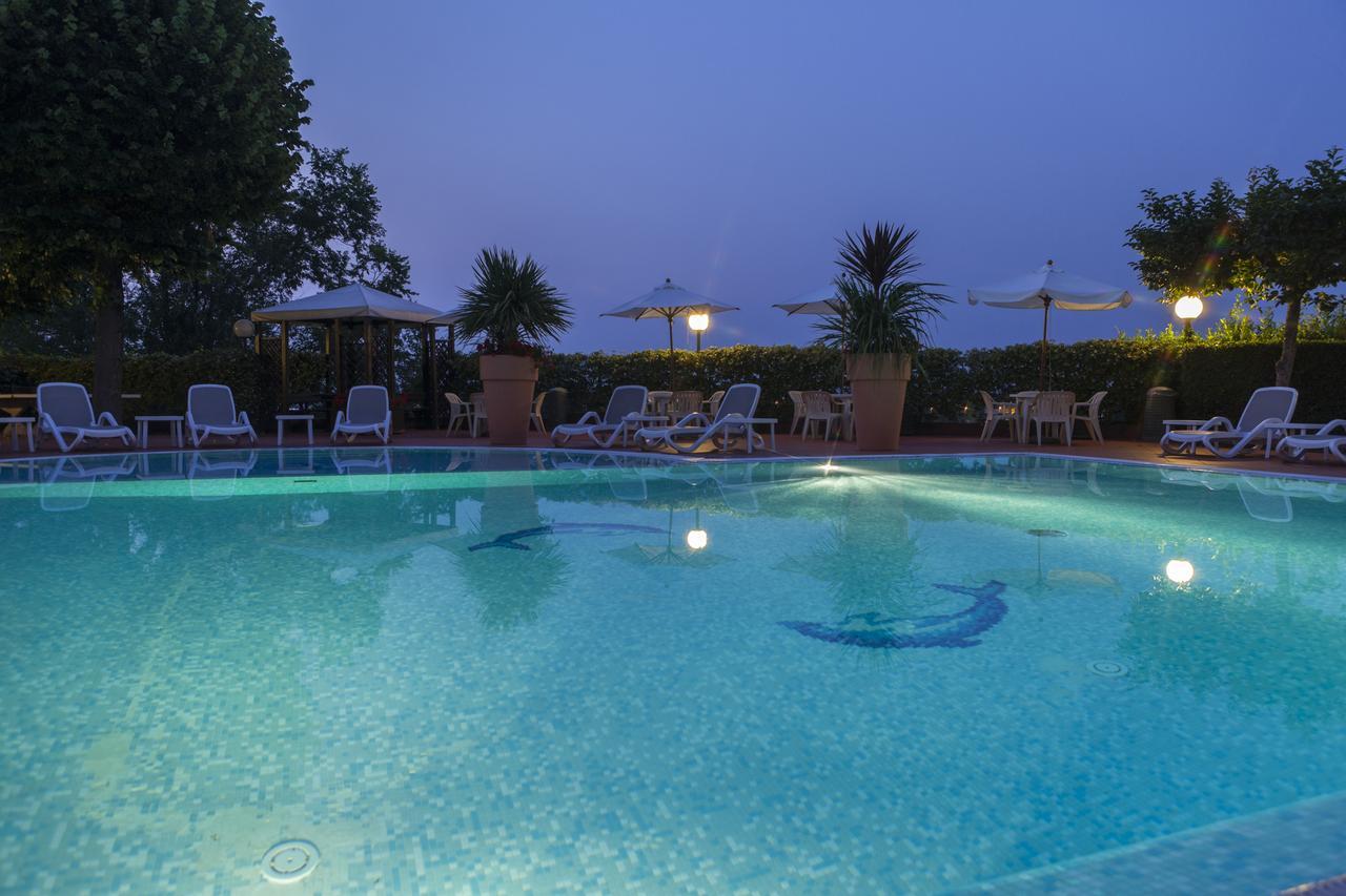 Hotel Dolci Colli Peschiera del Garda Bagian luar foto